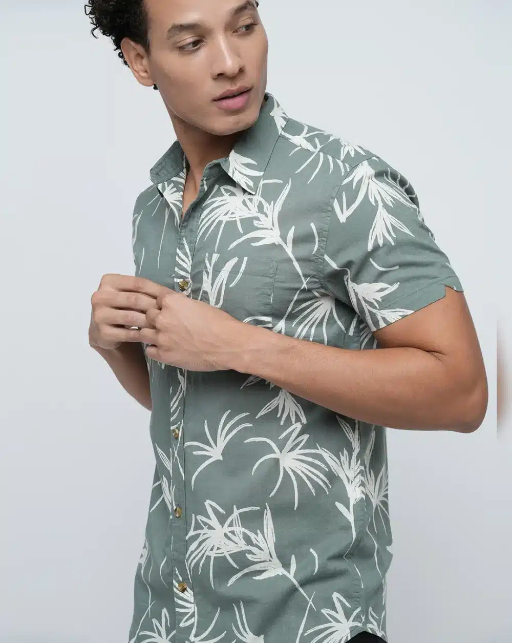 Green Printed Short Sleeves Shirt - Image 6