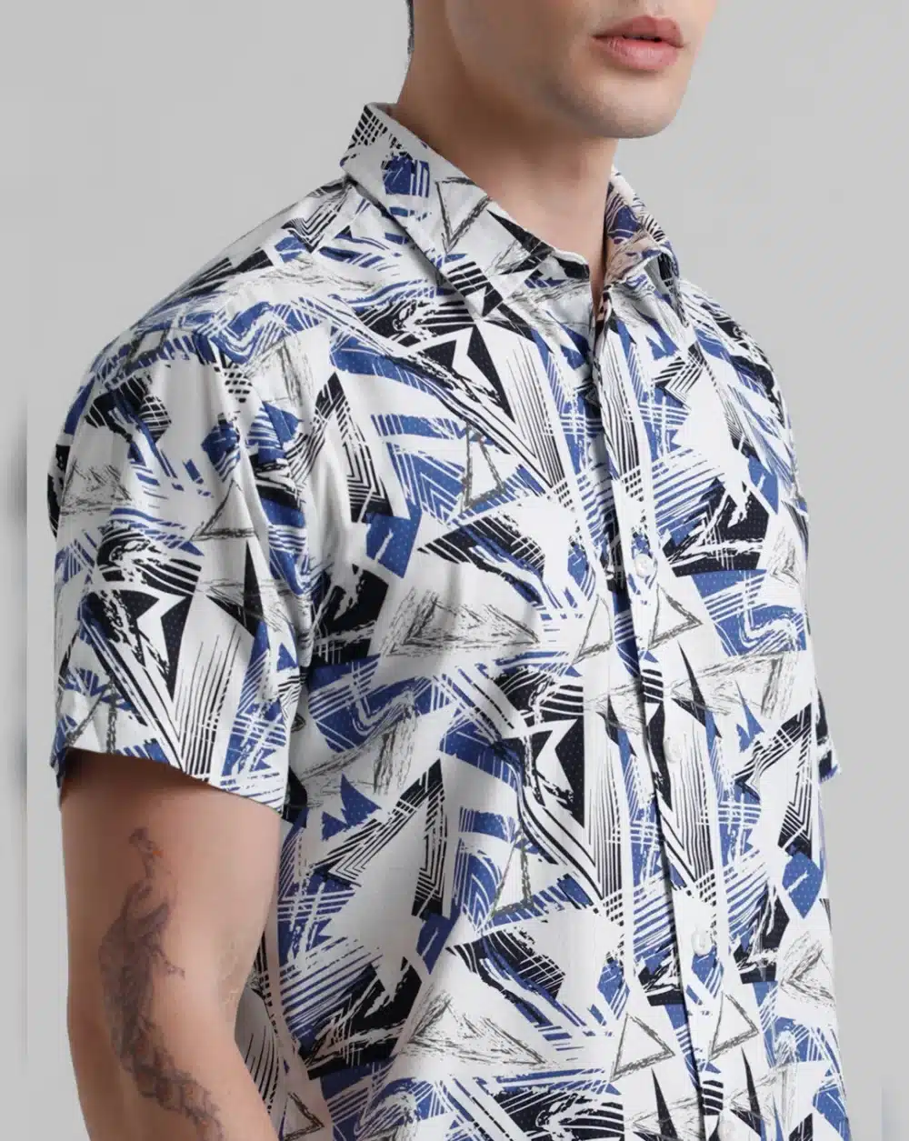 White Abstract Print Short Sleeves Shirt - Image 5