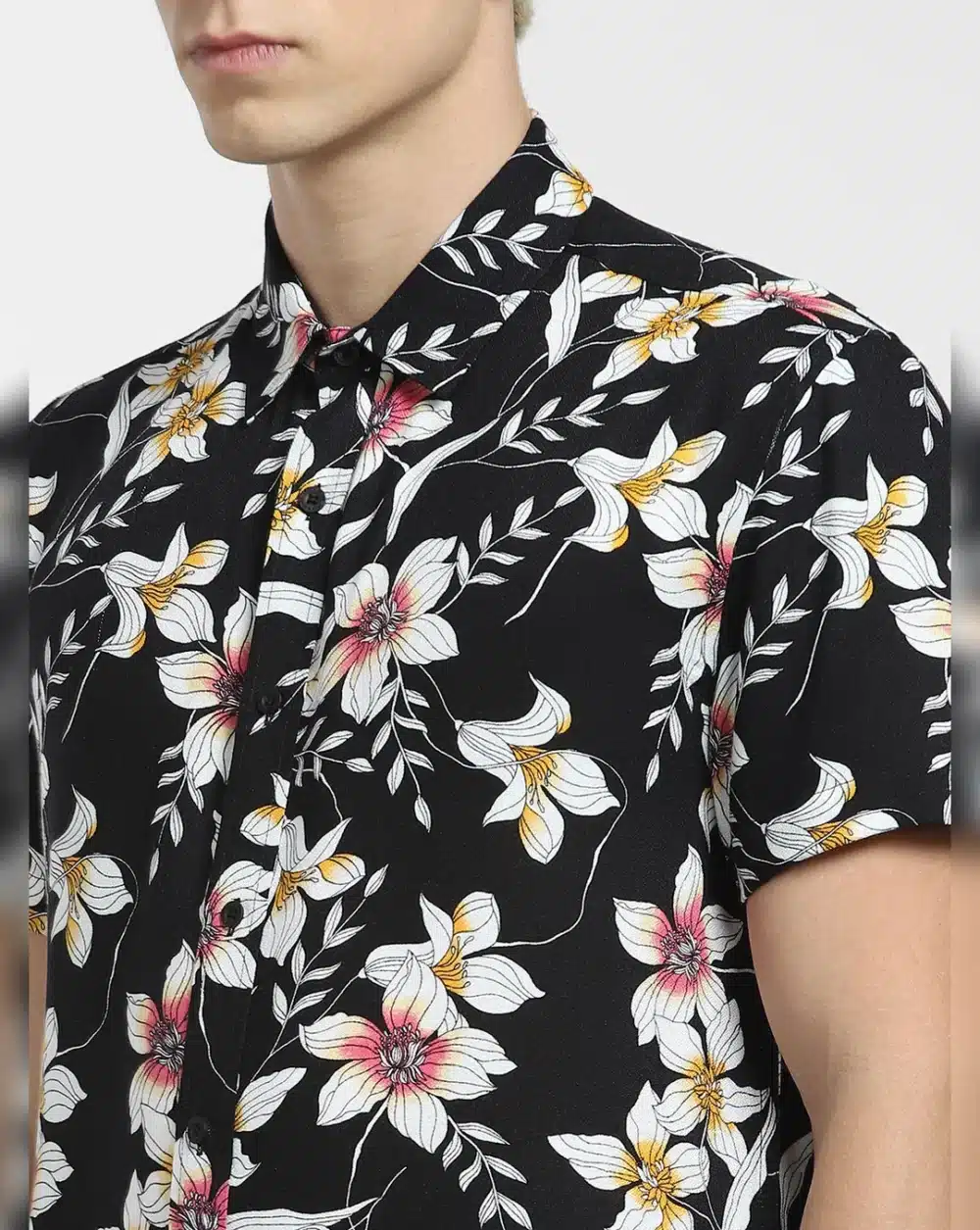 Black Floral Print Short Sleeves Shirt For Men - Image 5