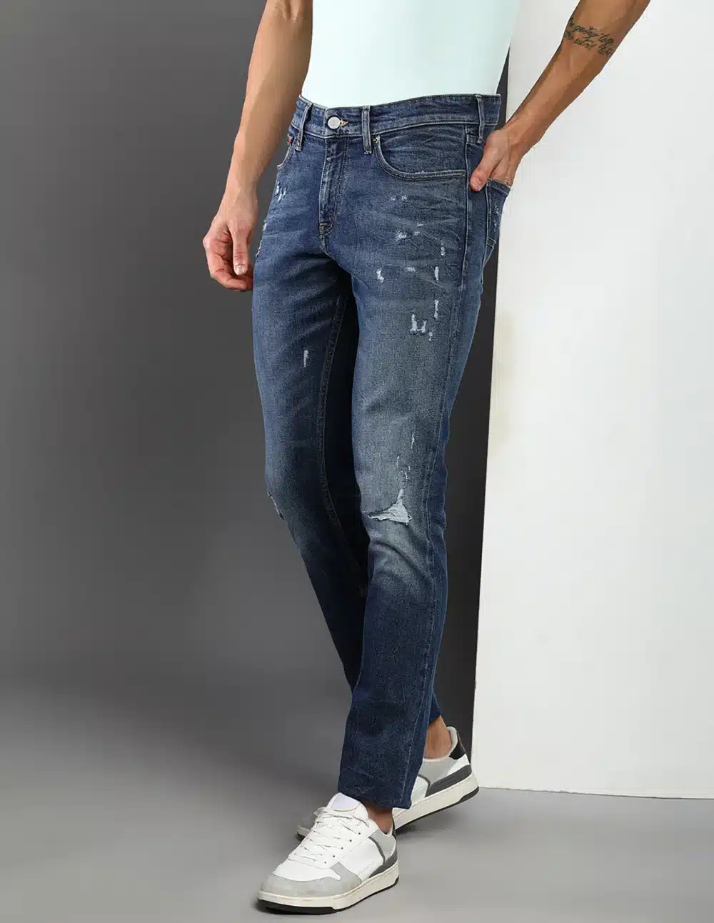 Whiskered Mid Rise Slim Fit Jeans For Men - Image 3