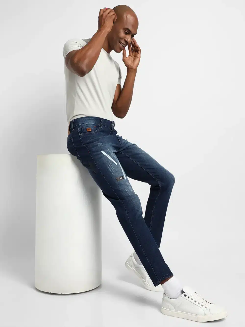 Dark-Washed Denim Jeans For Men - Image 4